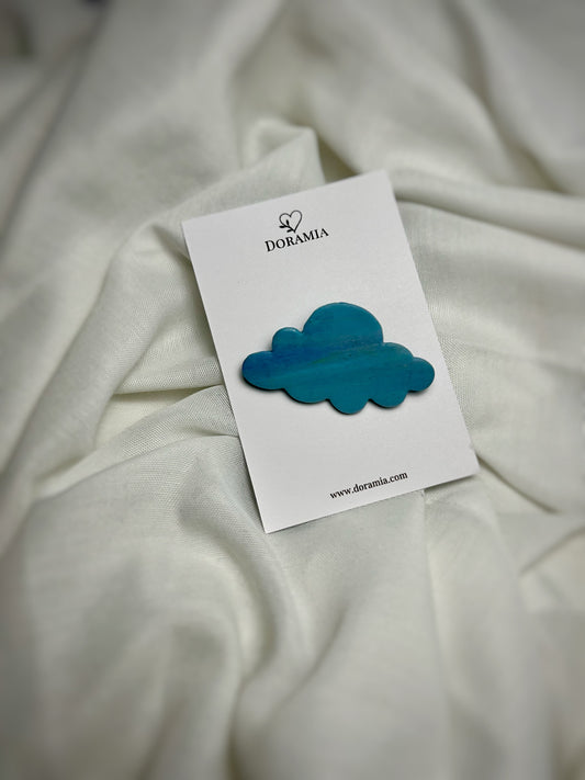 Broșă nor din lut polimeric lucrată manual